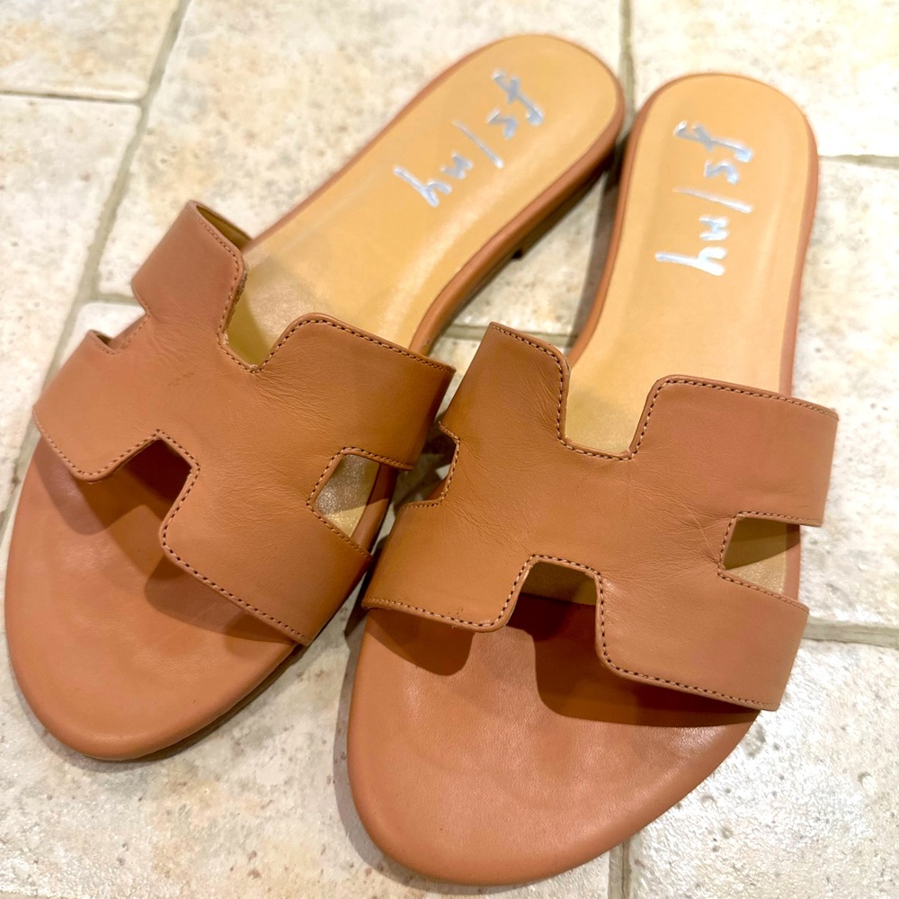 French Sole Women’s Alibi Sandal aside 6, great condition